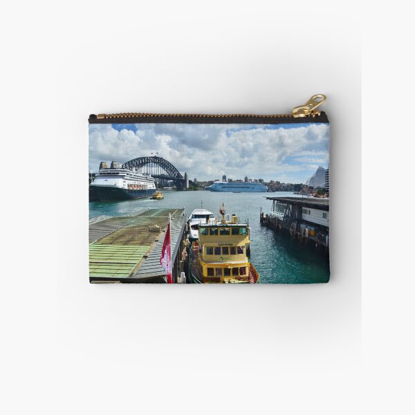 Aperçu de l'œuvre A Busy Harbour créée et vendue par Terry Everson.