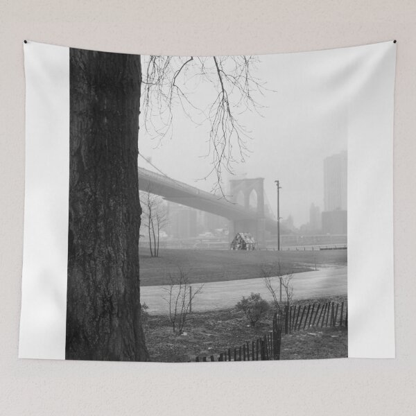 Aperçu de l'œuvre Un arbre pousse à Brooklyn créée et vendue par ShootFirstNYC.