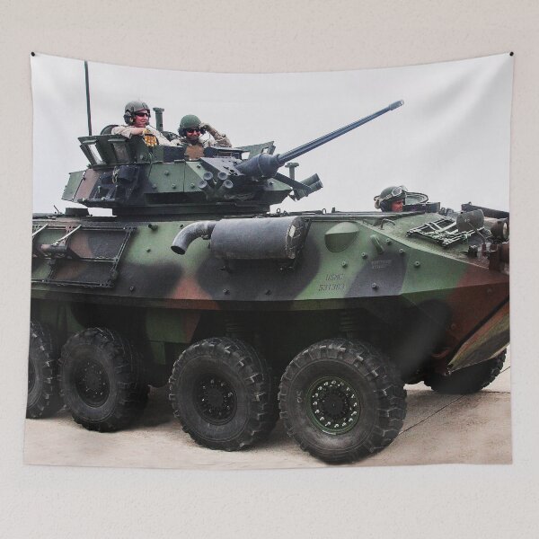 Aperçu de l'œuvre Réservoir camouflage USMC créée et vendue par heatherfriedman.