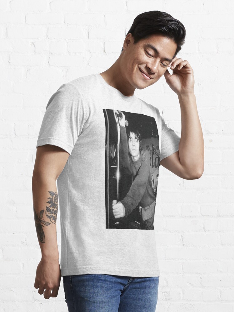 Alternate view of Liam Gallagher Pose Essential T-Shirt