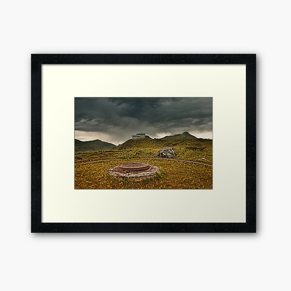 Vista previa del artículo con la obra «Colina del búnker», diseñado y vendido por Alex Preiss.
