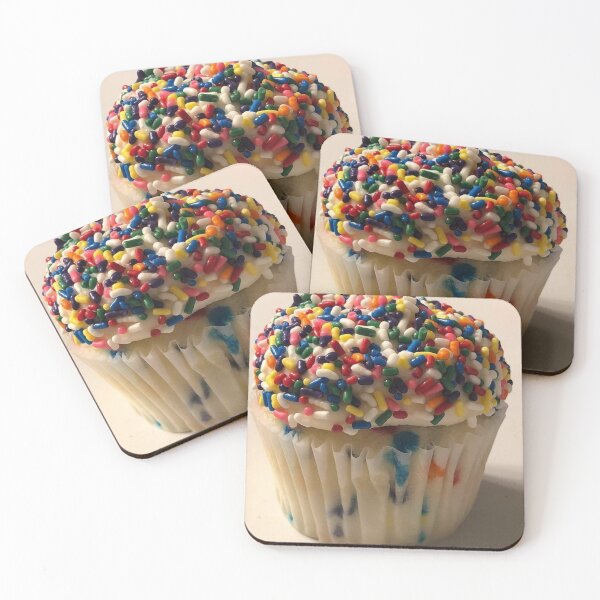 Artikelvorschau, cupcake with sprinkles entworfen und verkauft von Christasbubble.