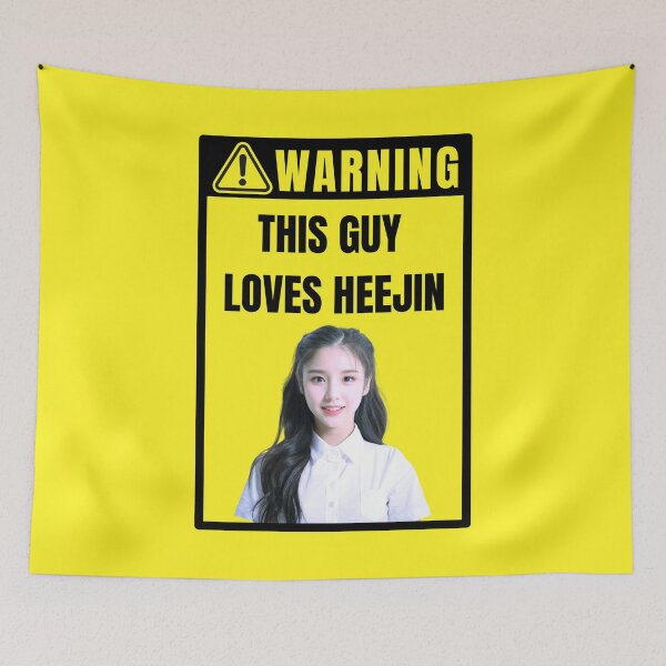Artikelvorschau, Loona-Warnzeichen: heejin (männlich) entworfen und verkauft von loonaluvdesigns.