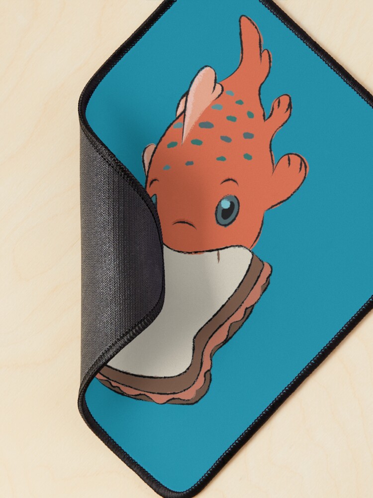 Imagen 2 de 5, Alfombrilla de ratón con la obra Pudge el pez, diseñada y vendida por mikkilynn.