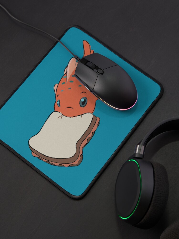 Imagen 4 de 5, Alfombrilla de ratón con la obra Pudge el pez, diseñada y vendida por mikkilynn.