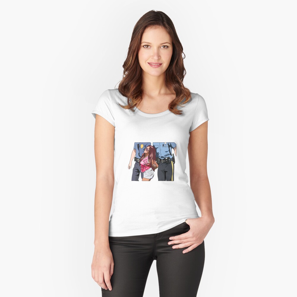 Artikel-Vorschau von Tailliertes Rundhals-Shirt, designt und verkauft von blakiecake98.