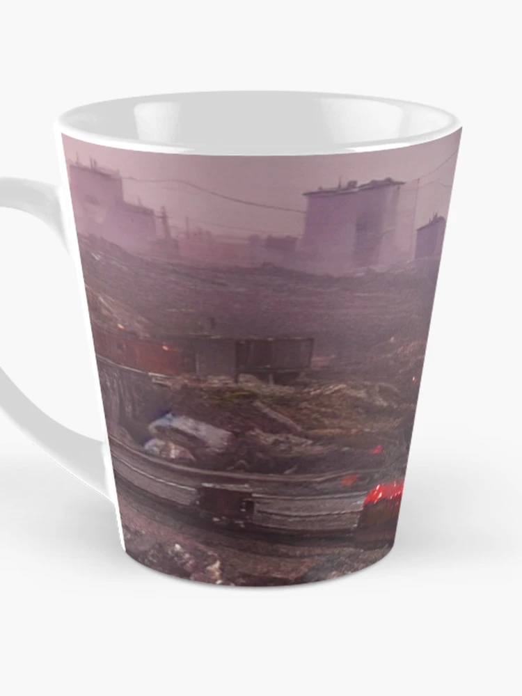 Aperçu 3 sur 4. Mug à café avec l'œuvre The Other Side Of The Tracks créée et vendue par Sub-Ruminations.