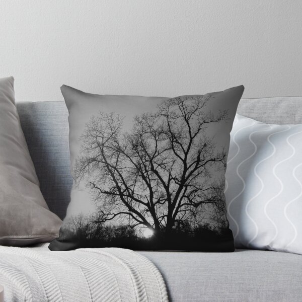Artikelvorschau, Schwarzweiss-Sonnenuntergang hinter Baum entworfen und verkauft von AlixCollins.