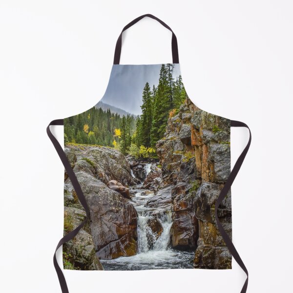 Aperçu de l'œuvre Poudre Falls en automne créée et vendue par Elevated Imaging .