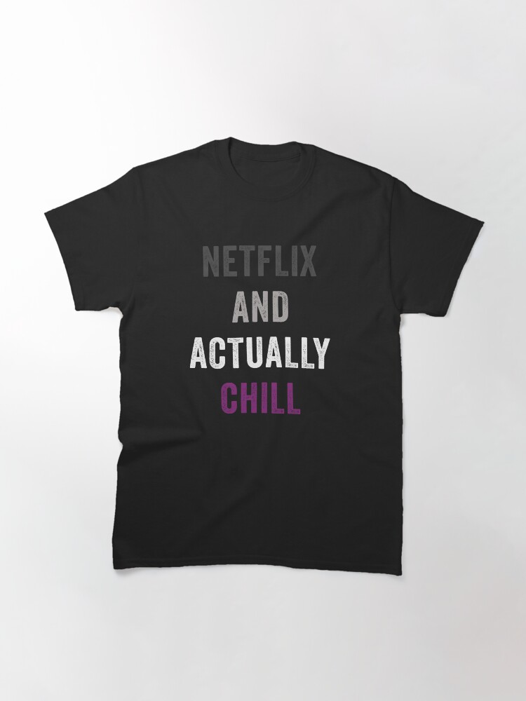 Thumbnail 3 von 7, Classic T-Shirt, Netflix und Actually Chill Asexual Pride Lustige Ace Flagge designt und verkauft von thequeershop.