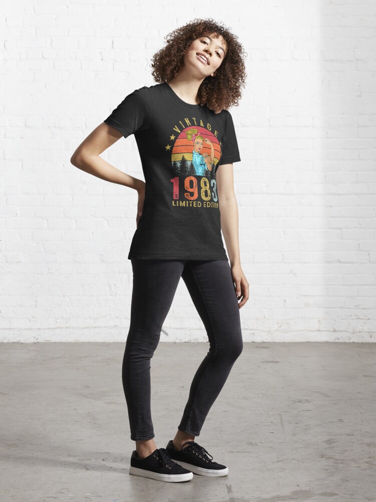Discover Vintage 1983 Made In 1983 40th Birthday Women 40 Years Old Essential T-Shirt