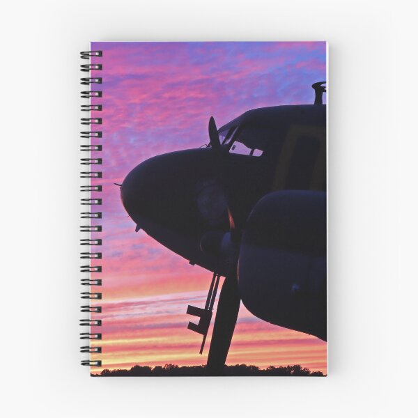 Aperçu de l'œuvre C47 de la seconde guerre mondiale au coucher du soleil créée et vendue par Photographic Memories.