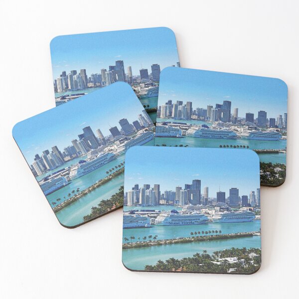 Artikelvorschau, Miami, Florida - Skyline von Miami und Hafen von Miami entworfen und verkauft von leemcnut.