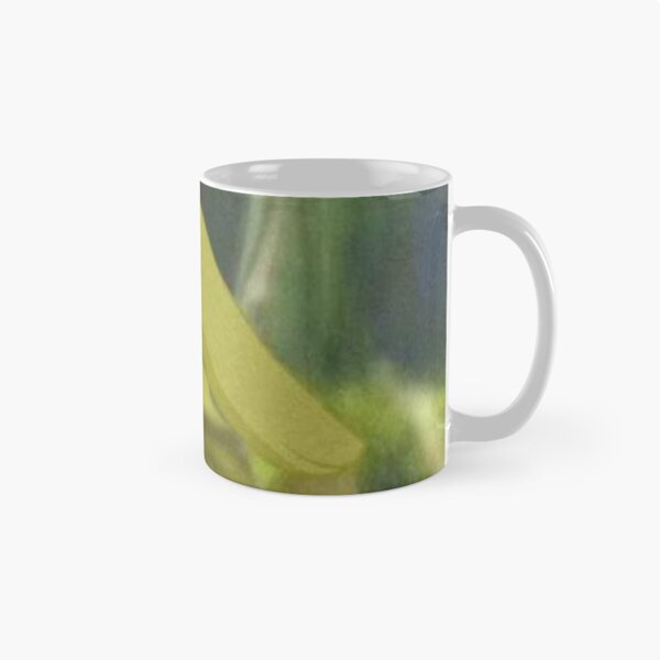 Item preview, Shrek mostrando el signo del corazón designed and sold by FunkisDesignes.