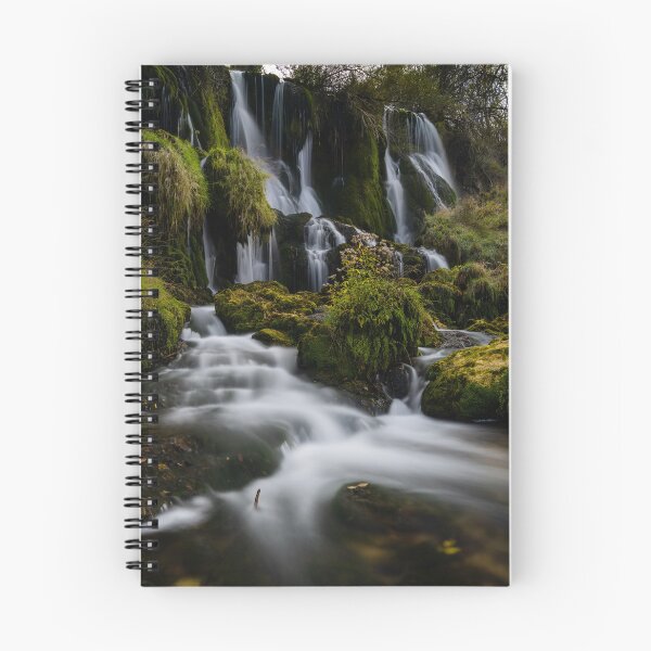 Aperçu de l'œuvre Chutes de Kravica créée et vendue par DiFigianoPhoto.