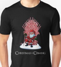 Camiseta unisex Christmas Is Coming Santa Candy Cane Throne Camiseta