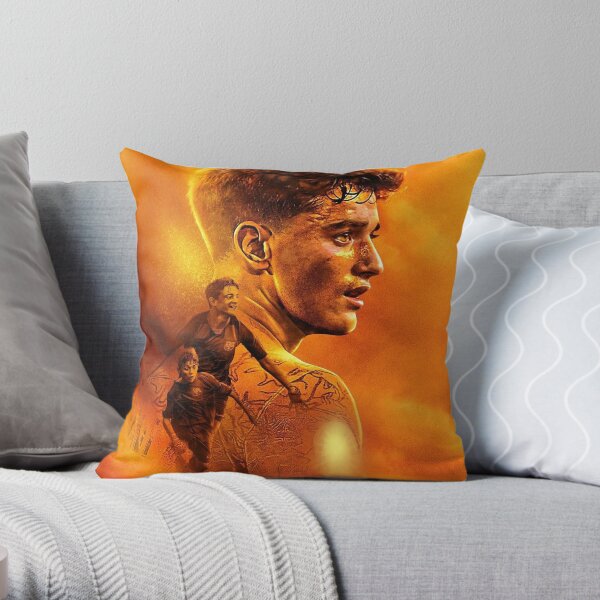 Pablo Martín Páez Gavira, dit Gavi Throw Pillow