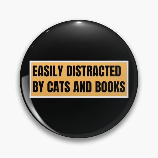 Artikelvorschau, leicht von Katzen und Büchern abgelenkt entworfen und verkauft von TomorrowQuotes.