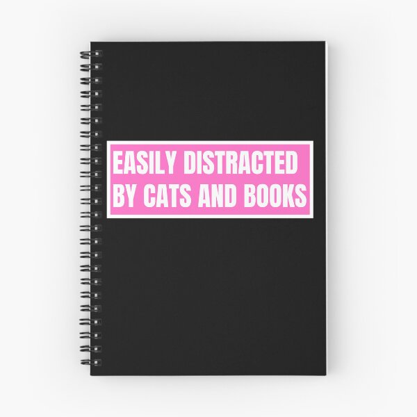 Artikelvorschau, leicht von Katzen und Büchern abgelenkt entworfen und verkauft von TomorrowQuotes.