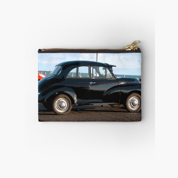 Aperçu de l'œuvre Morris Minor sur le front de mer. créée et vendue par GingerMan2550.