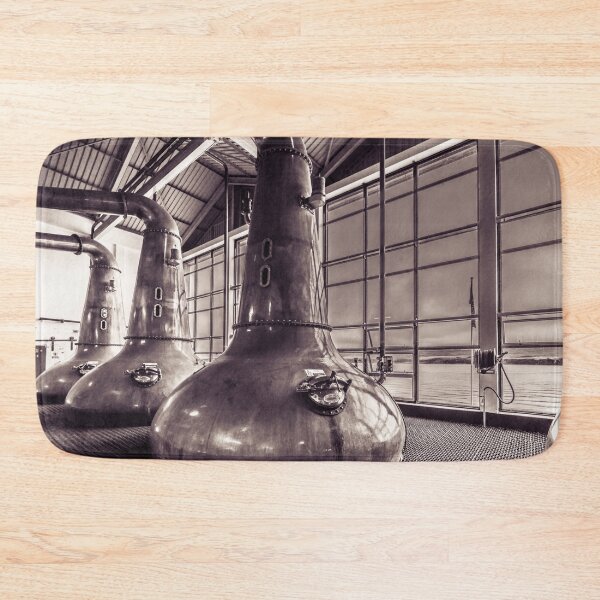 Artikelvorschau, Caol Ila Wash Stills entworfen und verkauft von Wandering Spirits Global.