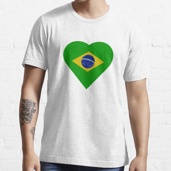 Tatuagem da bandeira do Brasil em forma de coração