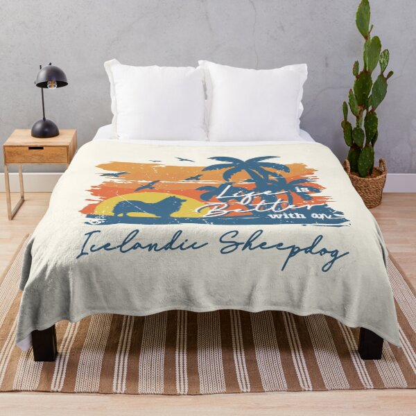 Artikelvorschau, Life is Better With Icelandic Sheepdog Beach Sunset Retro Vintage entworfen und verkauft von rafaeltto.