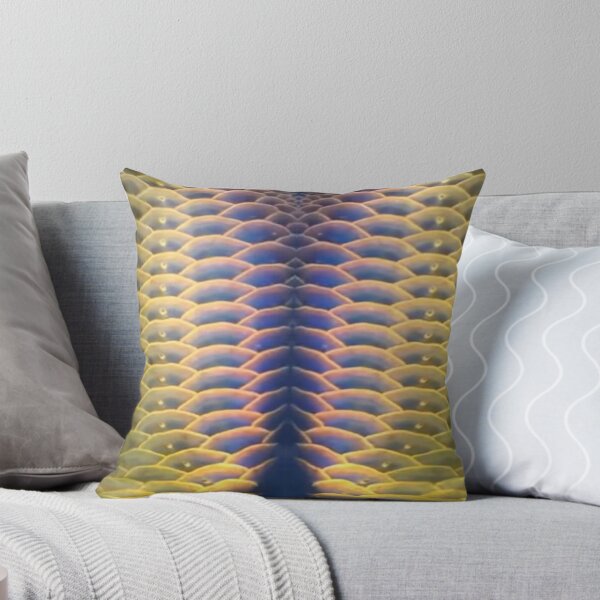 Aperçu de l'œuvre Arowana Écailles Or Et Violet créée et vendue par Artistability.