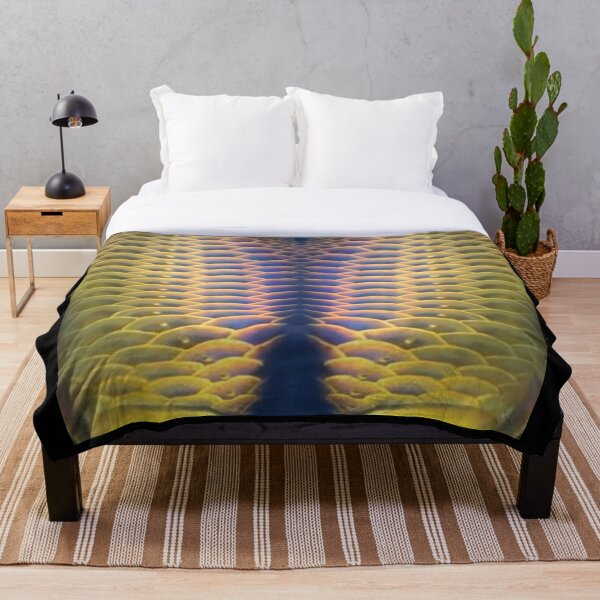 Item preview, Escamas de arowana doradas y moradas designed and sold by Artistability.