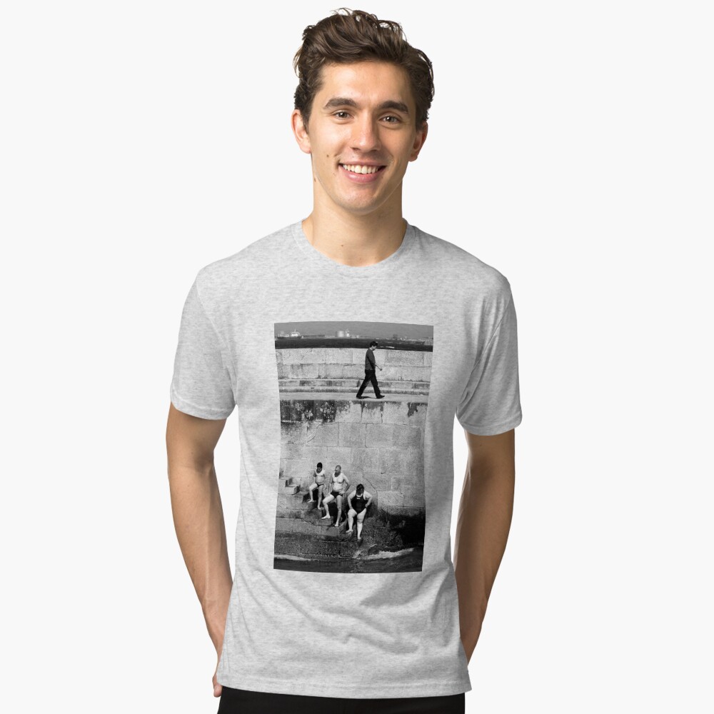 Artikel-Vorschau von Vintage T-Shirt, designt und verkauft von Kinzughi.