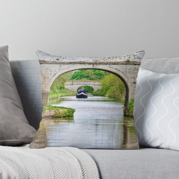 Aperçu de l'œuvre Narrowboat à travers les arches créée et vendue par SMartin.