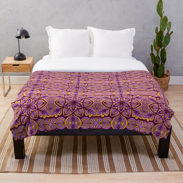 Aperçu de l'œuvre Motif symétrique floral rose et jaune créée et vendue par patternologyy.