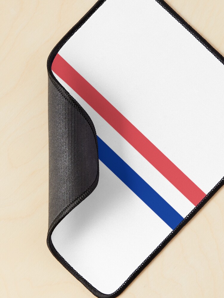 Aperçu 2 sur 5. Tapis de souris avec l'œuvre Drapeau français créée et vendue par Filalidesign.