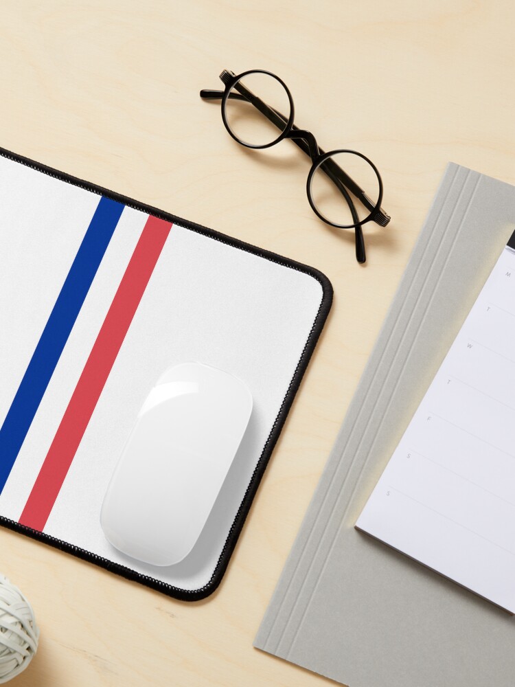 Aperçu 3 sur 5. Tapis de souris avec l'œuvre Drapeau français créée et vendue par Filalidesign.