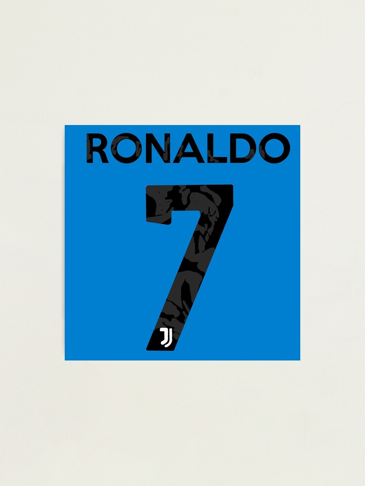 Cristiano Ronaldo 2007/08 Jersey Photographic Print for Sale by slawisa