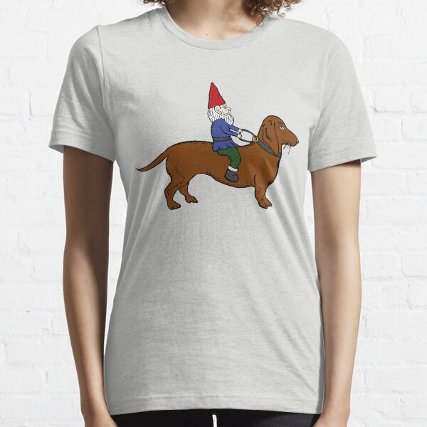 Gnom, der einen Dackel reitet Essential T-Shirt