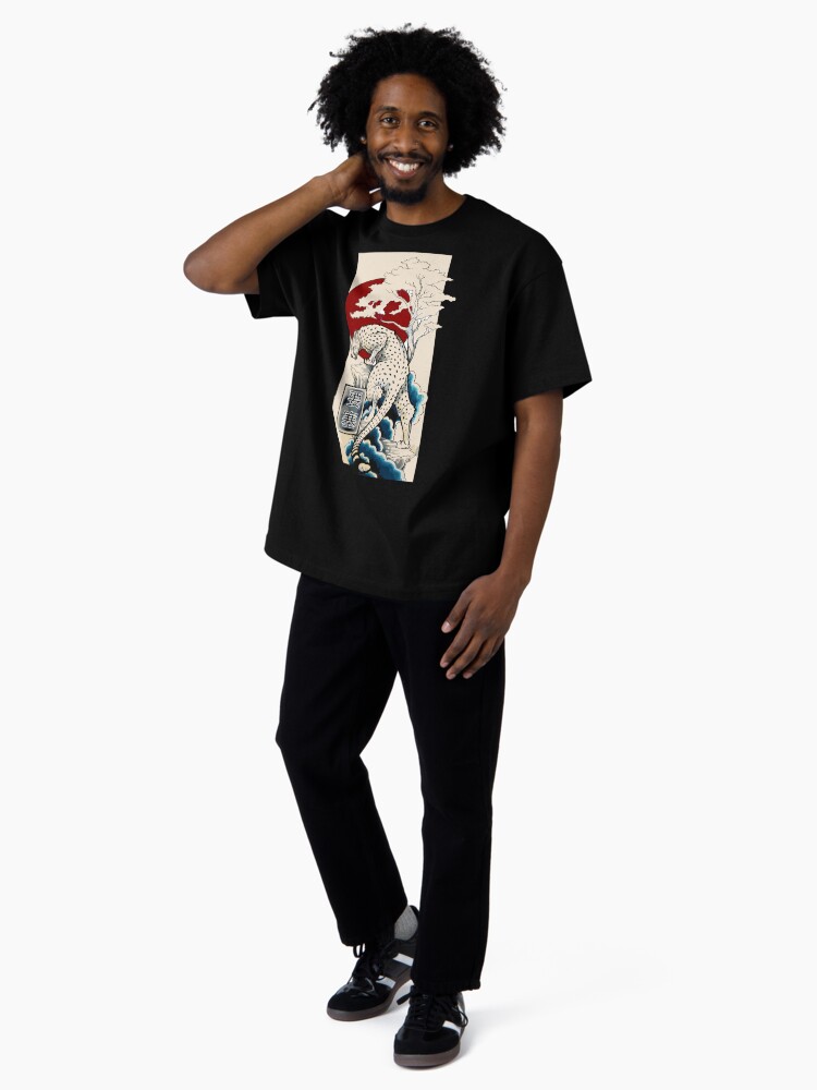 Imagen 4 de 7, Camiseta oversize con la obra leopardo japonés de la fortaleza, diseñada y vendida por FotoLibreStudio.