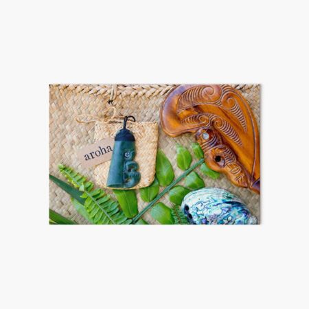 Vista previa del artículo con la obra «Tema maorí de NZ - Toki Tiki Pounamu Greenstone y Patu», diseñado y vendido por Nicolette Neish.