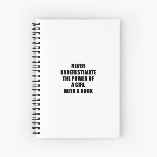 Artikel-Vorschau von UNTERSCHÄTZEN SIE NIEMALS DIE KRAFT EINES MÄDCHENS MIT EINEM BUCH, designt und verkauft von Inspirationmotivation.