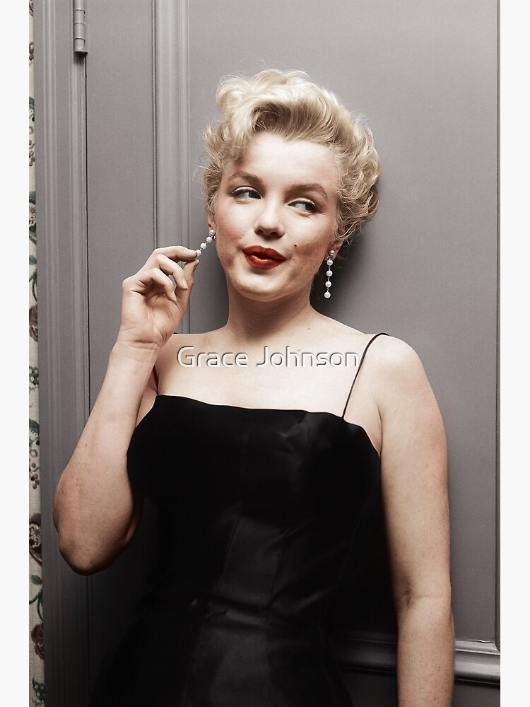 Marilyn Monroe Wearing a Metallic Evening Dress Photo Print (8 x 10) :  : Home