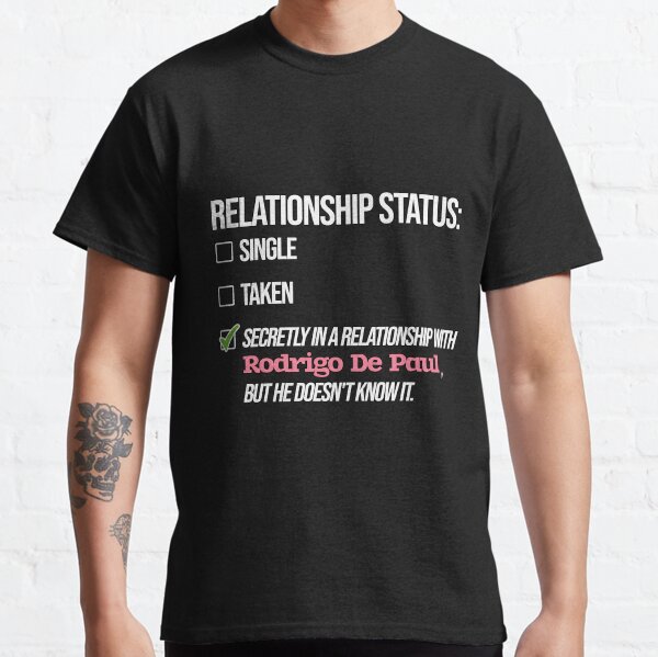 Vista previa del artículo con la obra «Rodrigo De Paúl - Relación», diseñado y vendido por 2Girls1Shirt.
