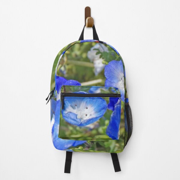 Artikelvorschau, Marienkäfer auf blauen Blumen entworfen und verkauft von ArtsOfWonder.