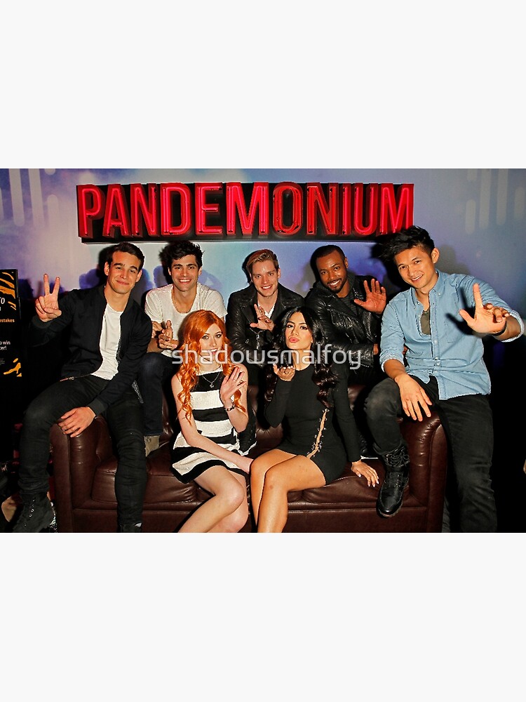 Póster Shadowhunters Cast Matt Daddario Katherine Mcnamara Harry Shum Jr Alberto Rosende 1158