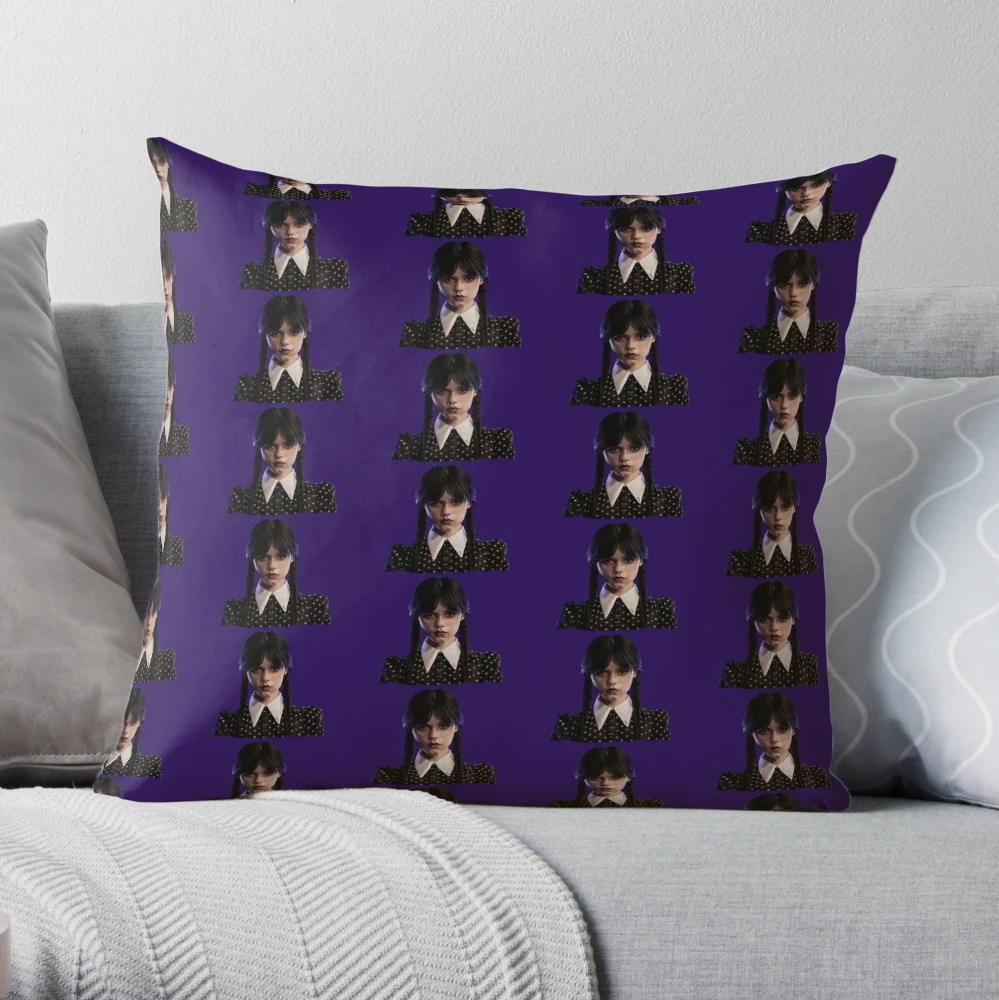 Decor 140 Janna Throw Pillow