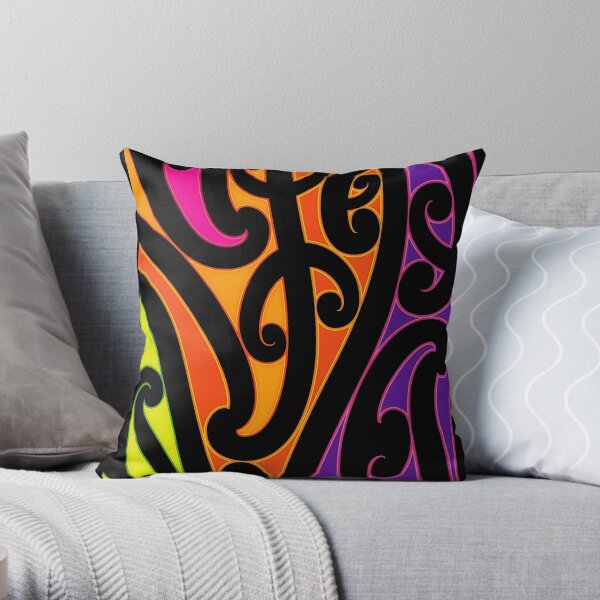 Puhoro Throw Pillow