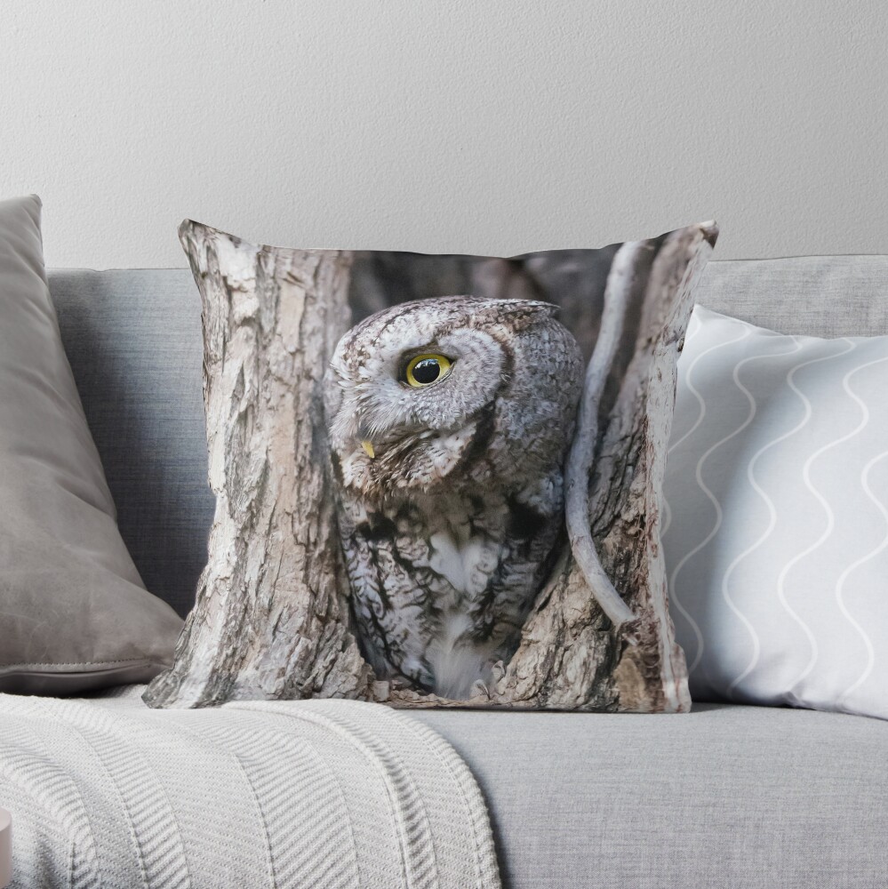 Screech Owl - Motionless Gaze Throw Pillow