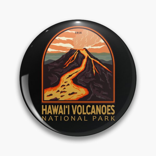 Artikelvorschau, Hawaii-Vulkane-Nationalpark-Weinlese-Emblem entworfen und verkauft von KrisSidDesigns.