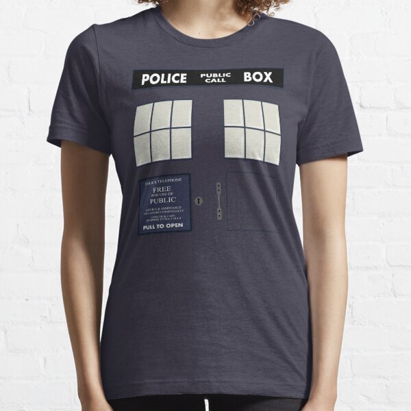 Classic Tardis Door Essential T-Shirt