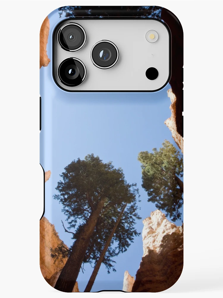 Imagen 1 de 4, Funda de iPhone con la obra Creciente, diseñada y vendida por The Studio Red.