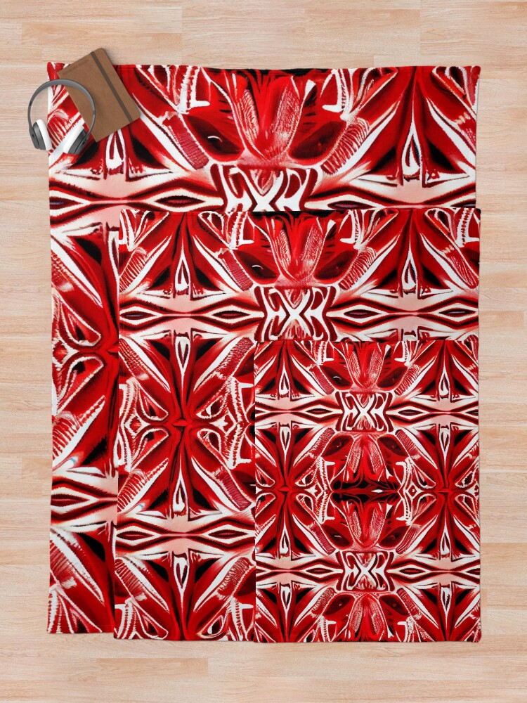 Imagen 5 de 6, Manta con la obra Red Pale Bright Pacific Islander Pattern Digital Painting, diseñada y vendida por CodeAndColors.